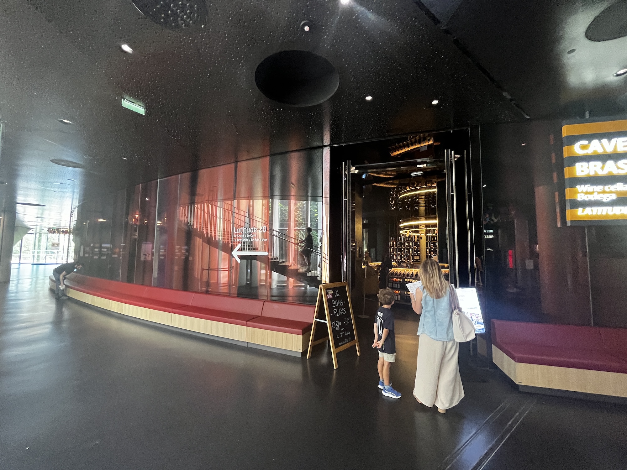 Cite du Vin Gimmic