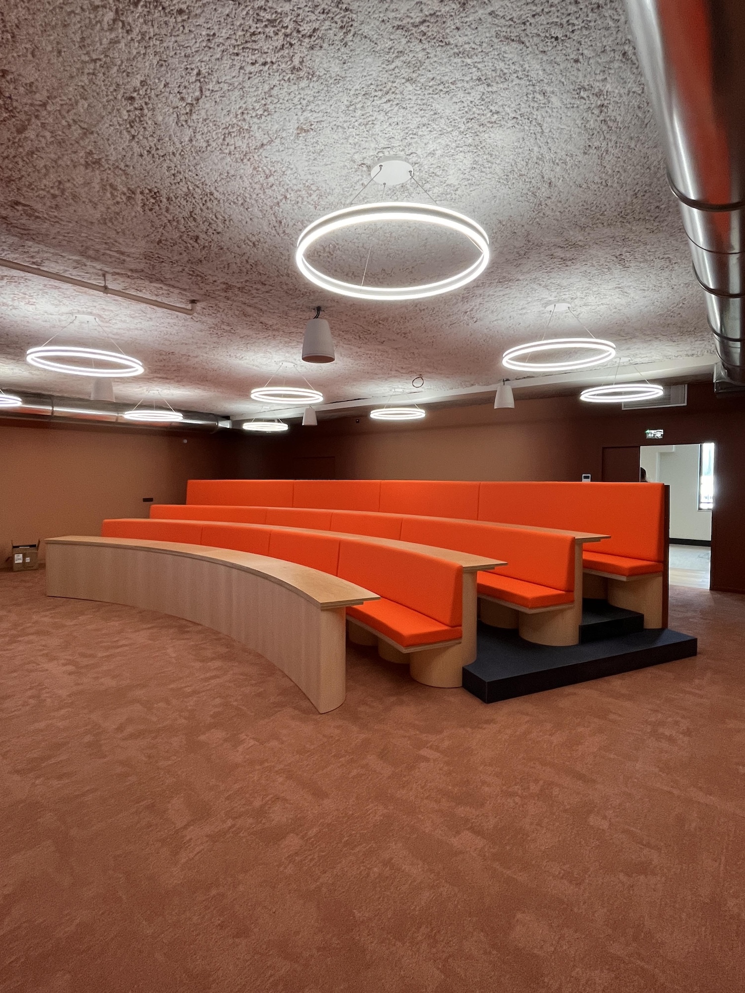 Unikalo Campus, auditorium Gimmic